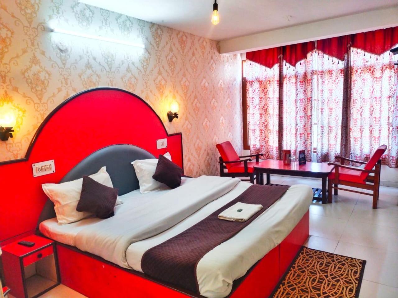 Hotel Gilbert Mountain View Манали Экстерьер фото