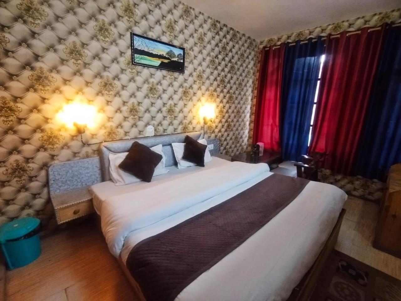 Hotel Gilbert Mountain View Манали Экстерьер фото