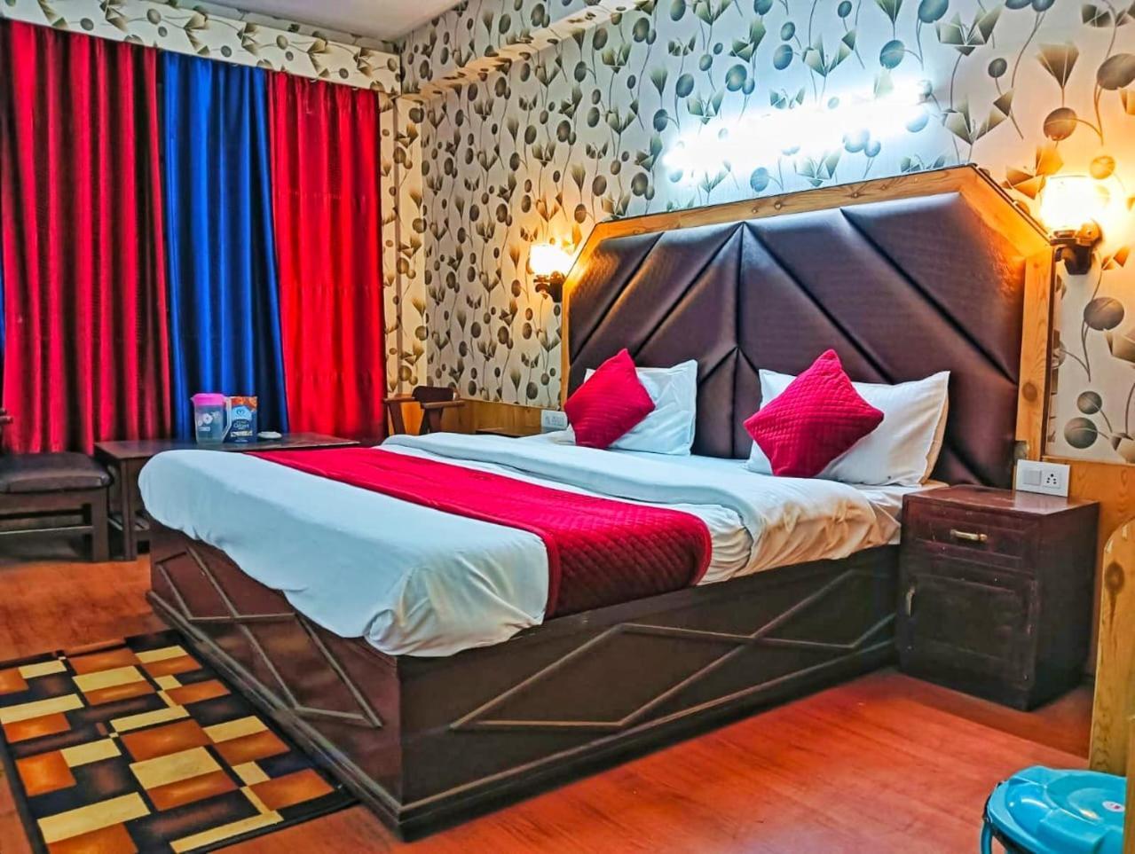Hotel Gilbert Mountain View Манали Экстерьер фото